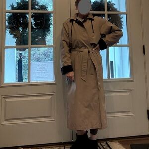 EXCELLENT CONDITION REMOVABLE LINING W HOOD SINGLE BREASTED TRENCH VERY STYLISH